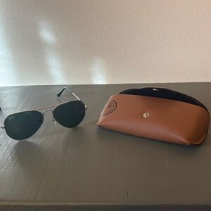 Ray-Ban Silver Aviator Sunglasses with Tan Case